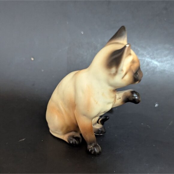 Vintage Lefton Siamese Cat Figurine Hand-Painted Ceramic 4.5" Japan Exclusive - Picture 3 of 10
